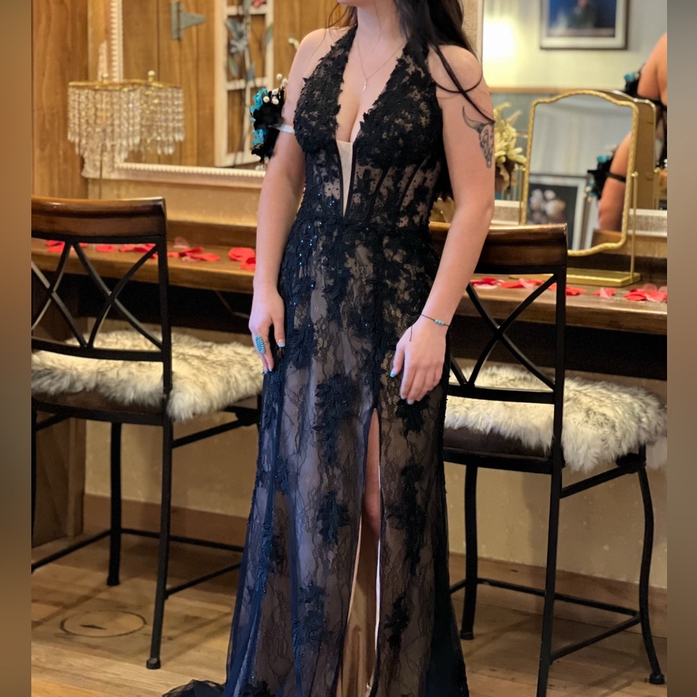 Black Sherri Hill prom dress